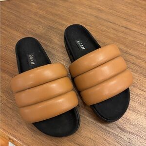 ROAM Camel Cushioned Slides